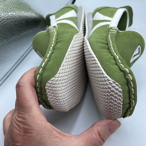 Predictions size 7.5 green suede driving Mocs . - Picture 3 of 9
